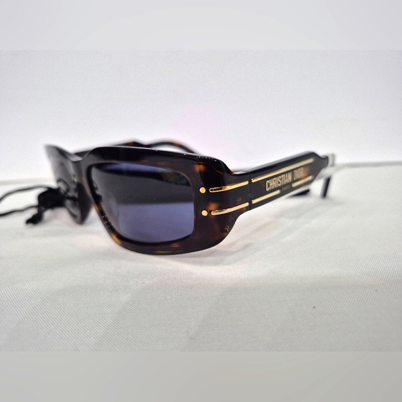 DIOR Sunglasses, Dior Signature S9U, Tortoise Shell Sunglasses, Authentic - Picture 1 of 8